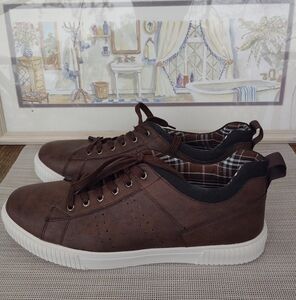 Muk Luks Dark Brown Faux Leather Casual Shoes. Size 11. Excellent Condition.